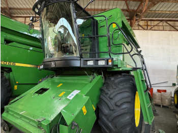 حصادة شاملة JOHN DEERE 2064