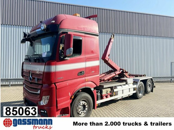 شاحنة ذات الخطاف MERCEDES-BENZ Actros 2551