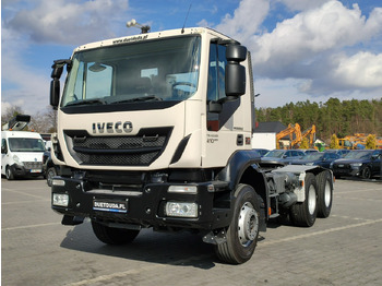 Iveco Trakker 26.410 6x4 Manual Mały Przebieg tylko-46000km إيجار Iveco Trakker 26.410 6x4 Manual Mały Przebieg tylko-46000km: صور 4