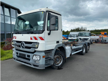 الشاسيه شاحنة MERCEDES-BENZ Actros 2532