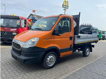 الشاحنات الصغيرة المسطحة IVECO Daily