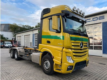 شاحنة ذات الخطاف MERCEDES-BENZ Actros