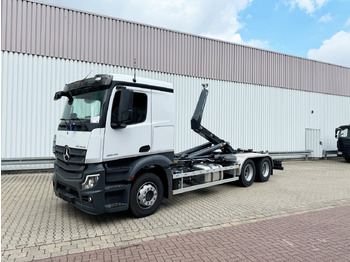 شاحنة ذات الخطاف MERCEDES-BENZ Actros 2645