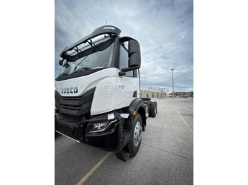 الشاسيه شاحنة IVECO T-WAY