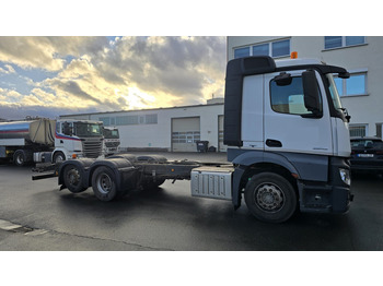 الشاسيه شاحنة MERCEDES-BENZ Actros 2642