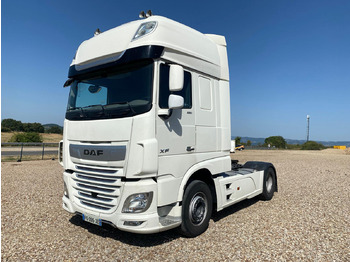 شاحنة جرار DAF XF 530