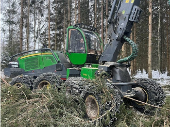 الحصادات JOHN DEERE