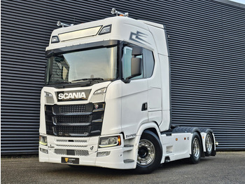 شاحنة جرار SCANIA S 580