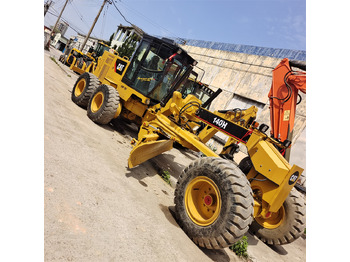 آلة تسوية الأرض CATERPILLAR 140H