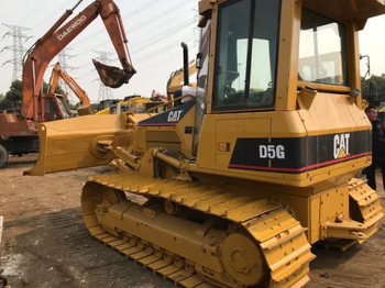 بلدوزر CATERPILLAR D5M