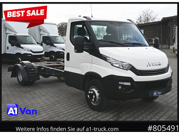 الشاحنات الصغيرة المسطحة IVECO Daily 70c21