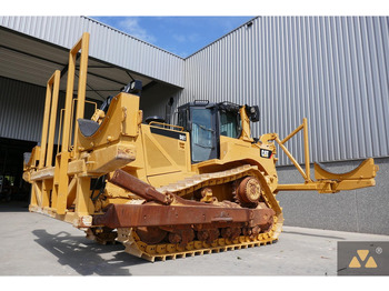 آلات البناء CATERPILLAR D8T