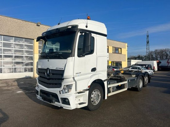 شاحنة ذات الخطاف MERCEDES-BENZ Actros 2545