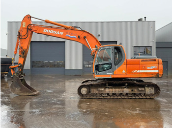 حفارة DOOSAN DX225LC