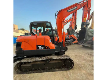 حفارات زحافة DOOSAN DX60