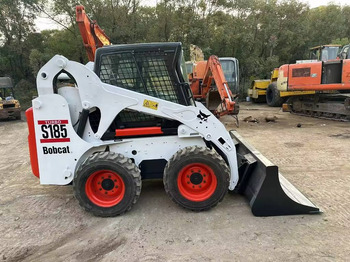 شيول صغير BOBCAT S185