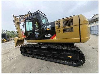 حفارات زحافة CATERPILLAR 320D2