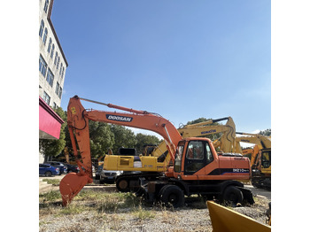 حفارة على عجلات DOOSAN DH210W-7