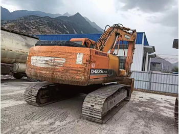 حفارات زحافة DOOSAN DH225