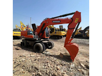 حفارة على عجلات DOOSAN DH150W-7