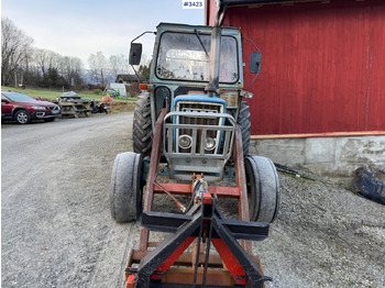 جرار 1981 Ford 4600 w/front loader, bucket and pallet fork.: صور 3