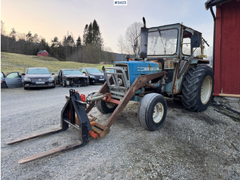 جرار 1981 Ford 4600 w/front loader, bucket and pallet fork.: صور 2