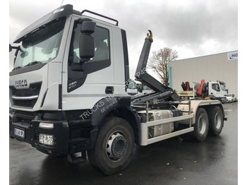 شاحنة ذات الخطاف IVECO Stralis 460