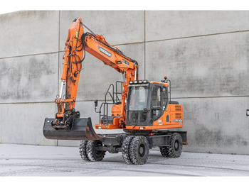 حفارة على عجلات DOOSAN DX140W-3