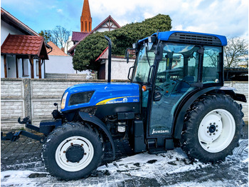 جرار صغير NEW HOLLAND T4000