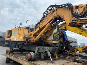 حفارة على عجلات LIEBHERR A 904