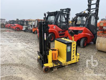 معدات الرفع منخفض المستوى HYSTER