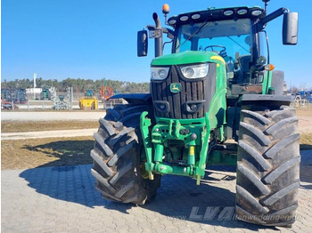 جرار JOHN DEERE 6215R