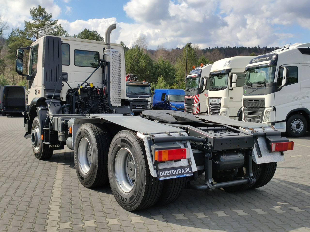 Iveco Trakker 26.410 6x4 Manual Mały Przebieg tylko-46000km إيجار Iveco Trakker 26.410 6x4 Manual Mały Przebieg tylko-46000km: صور 20