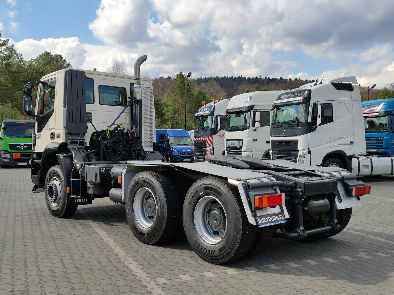 Iveco Trakker 26.410 6x4 Manual Mały Przebieg tylko-46000km إيجار Iveco Trakker 26.410 6x4 Manual Mały Przebieg tylko-46000km: صور 17