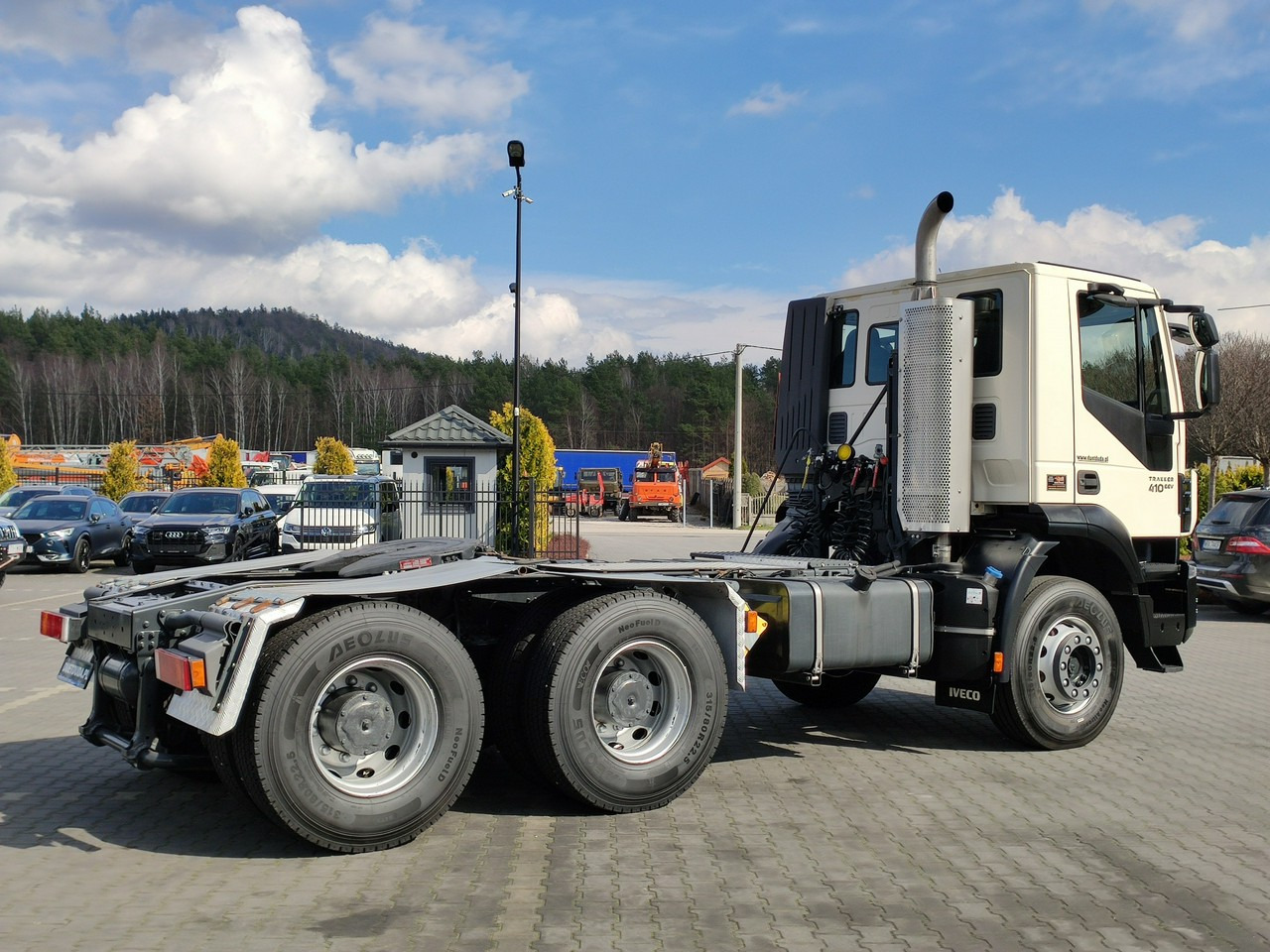 Iveco Trakker 26.410 6x4 Manual Mały Przebieg tylko-46000km إيجار Iveco Trakker 26.410 6x4 Manual Mały Przebieg tylko-46000km: صور 14