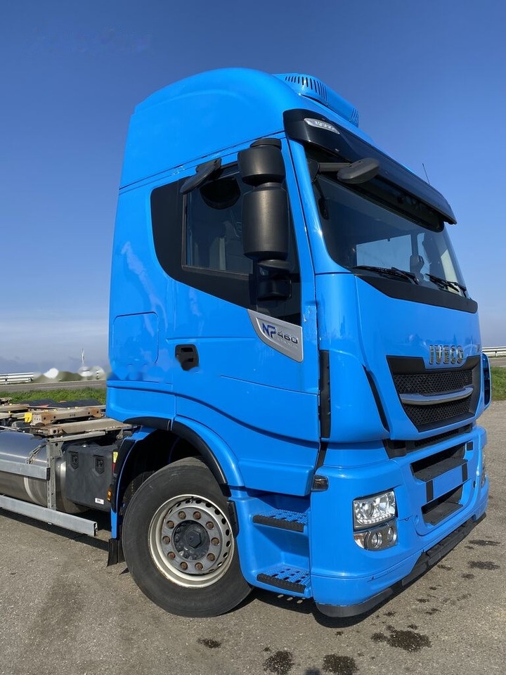 الشاسيه شاحنة IVECO STRALIS 460NP LNG: صور 38