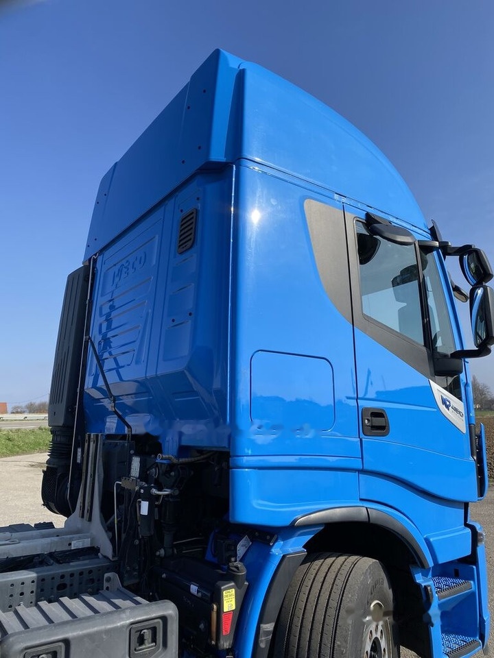 الشاسيه شاحنة IVECO STRALIS 460NP LNG: صور 40