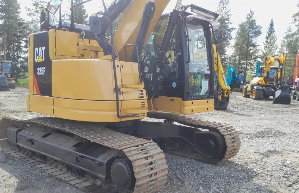 حفارات زحافة CAT 325FLCR PYÖRITTÄJÄLLLÄ: صور 8