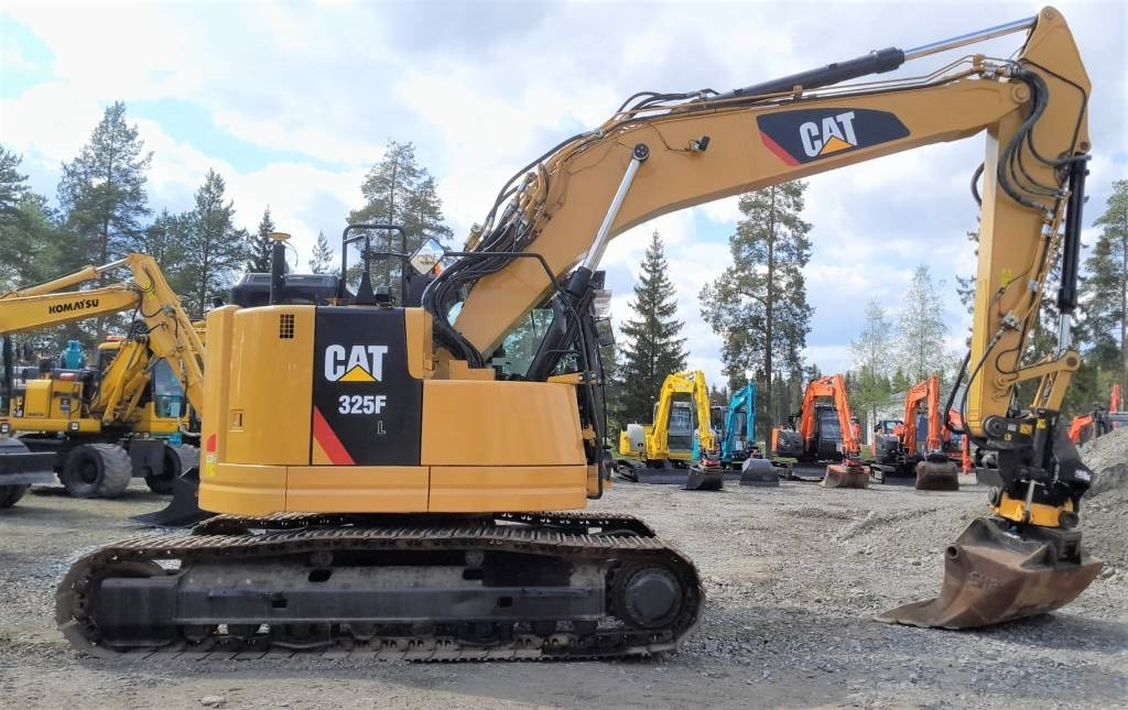 حفارات زحافة CAT 325FLCR PYÖRITTÄJÄLLLÄ: صور 6