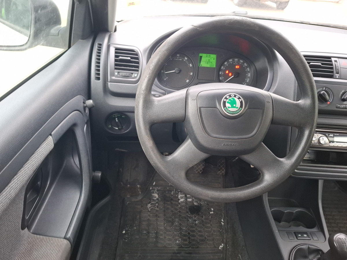 سيارة SKODA FABIA KOMBI: صور 9