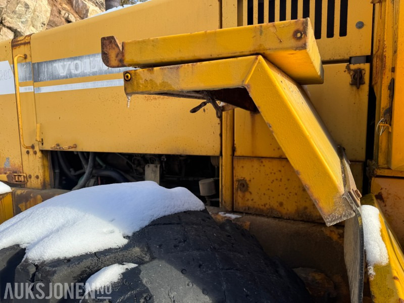 اللودر بعجل 1995 Volvo L120C Hjullaster: صور 17