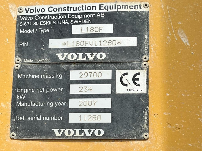 اللودر بعجل Volvo L180F: صور 7