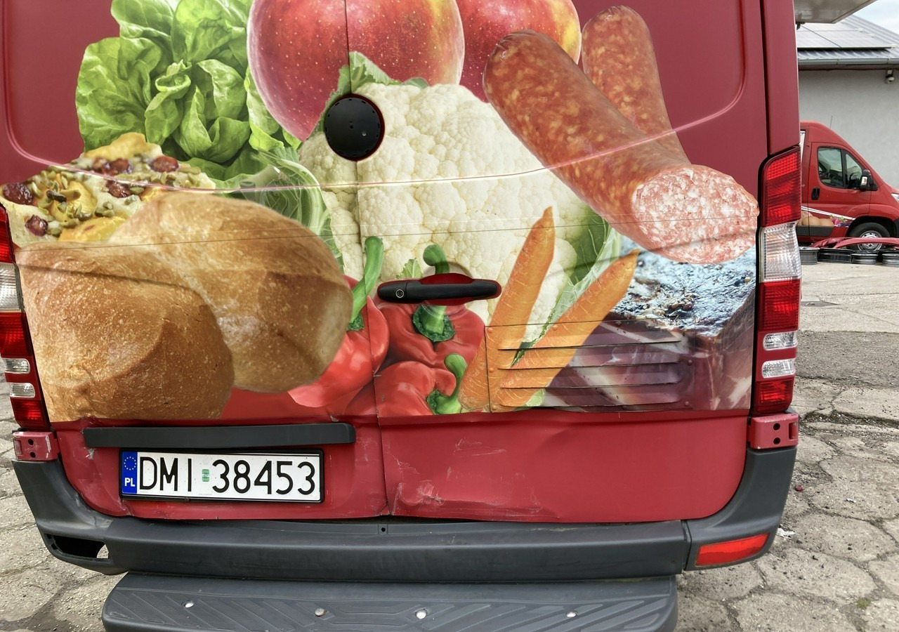 Mercedes-Benz Sprinter Sprinter Autosklep sklep bar Gastronomiczny Food Truck Foodtruck 201 إيجار Mercedes-Benz Sprinter Sprinter Autosklep sklep bar Gastronomiczny Food Truck Foodtruck 201: صور 17