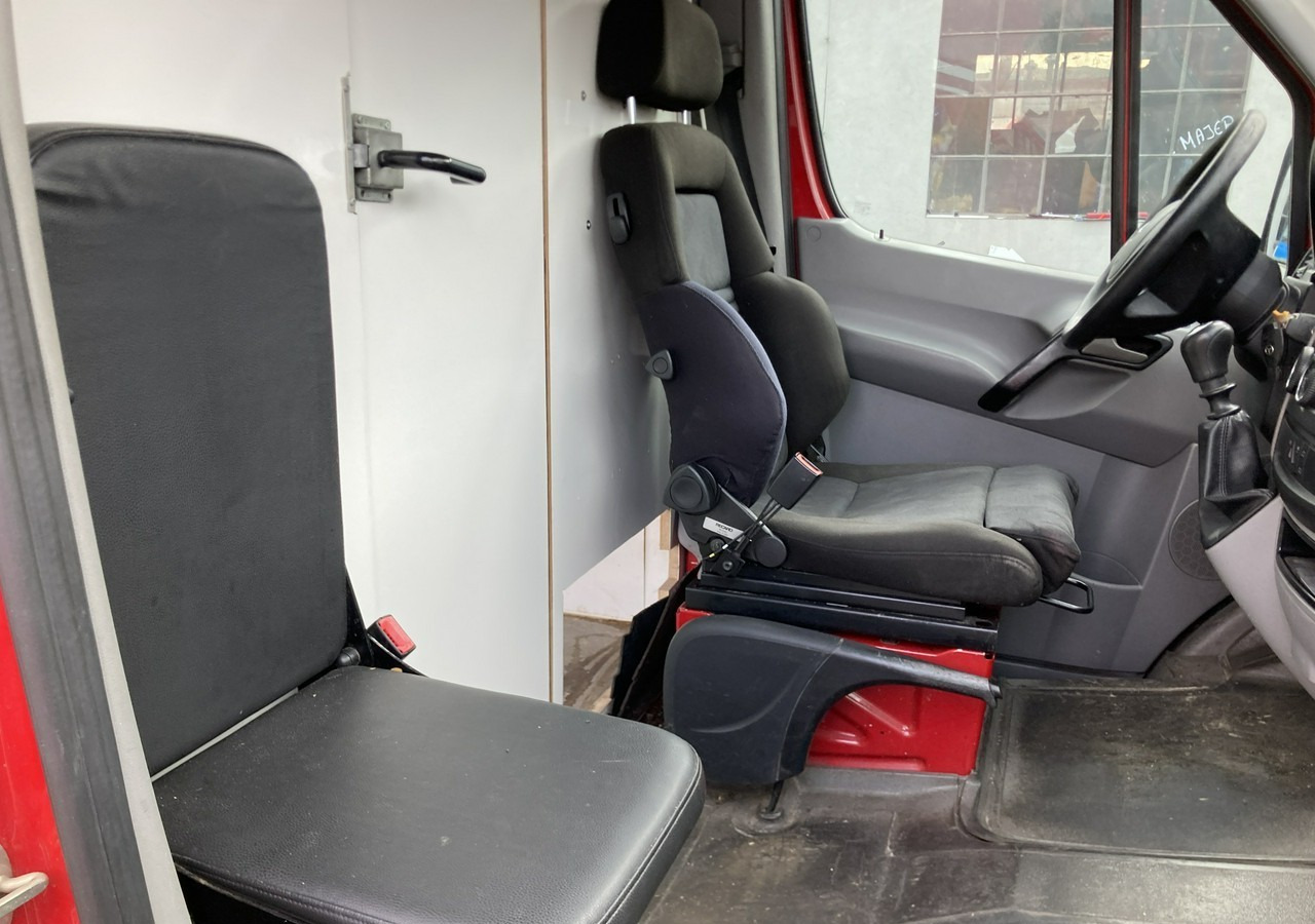 Mercedes-Benz Sprinter Sprinter Autosklep sklep bar Gastronomiczny Food Truck Foodtruck 201 إيجار Mercedes-Benz Sprinter Sprinter Autosklep sklep bar Gastronomiczny Food Truck Foodtruck 201: صور 15