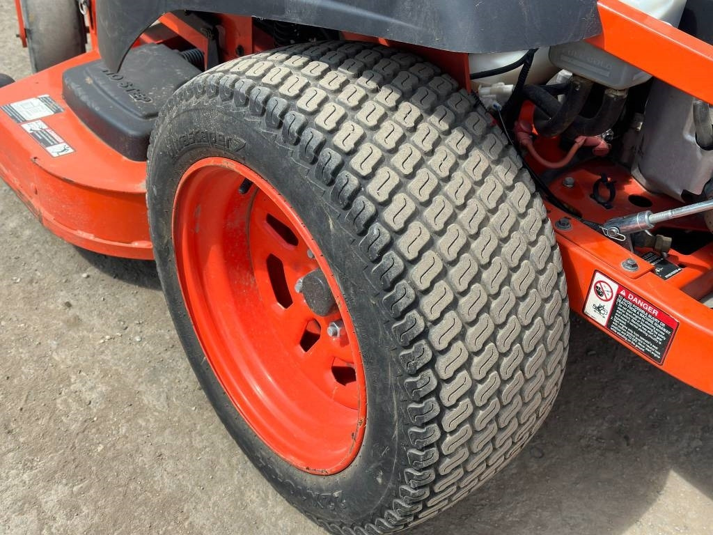 جزازة المروج Kubota Z121S: صور 9