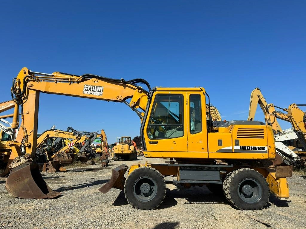 حفارة على عجلات Liebherr A 900 B: صور 6