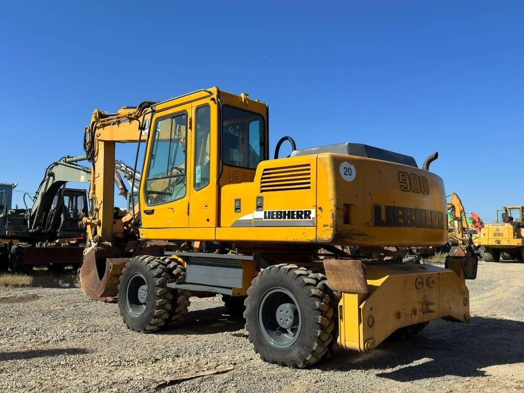 حفارة على عجلات Liebherr A 900 B: صور 7