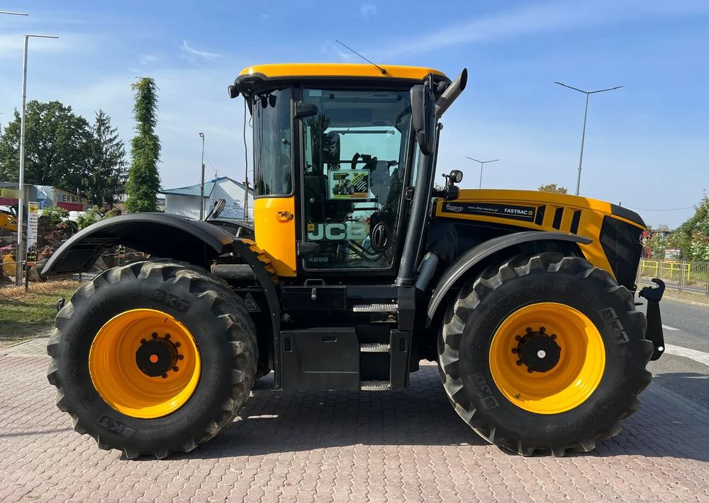 جرار JCB Fastrac 4220: صور 6