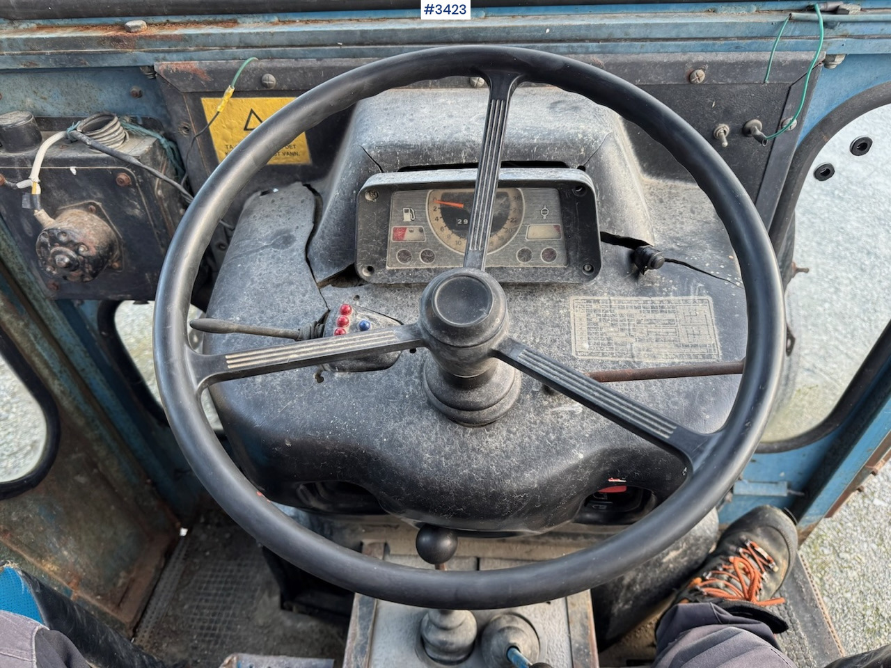 جرار 1981 Ford 4600 w/front loader, bucket and pallet fork.: صور 18