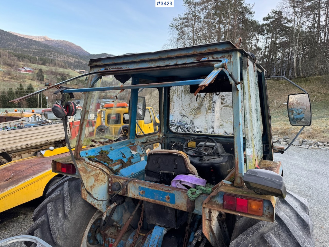 جرار 1981 Ford 4600 w/front loader, bucket and pallet fork.: صور 11